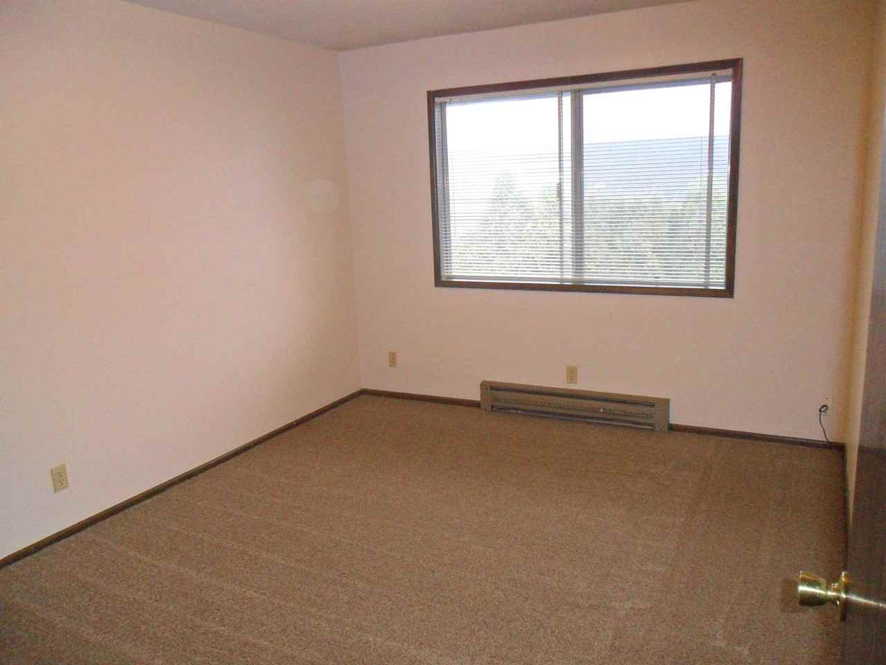 525 Fairview Ave Se Apt F #525F - Photo 6 of 14