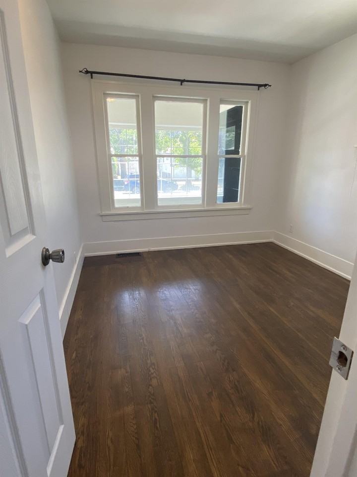 1256 E Clark St - Photo 4 of 17