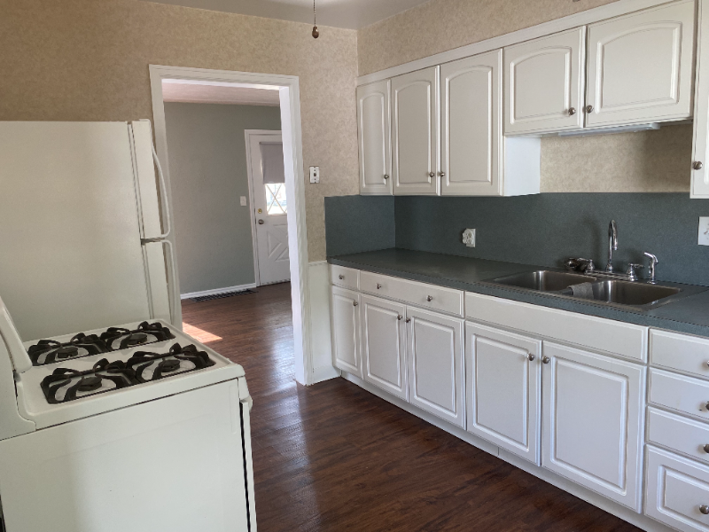 3328 Birchwood Ave Sw - Photo 3 of 20