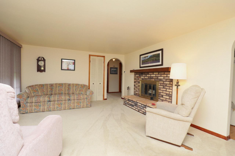 5207 47th Ave - Photo 3 of 20