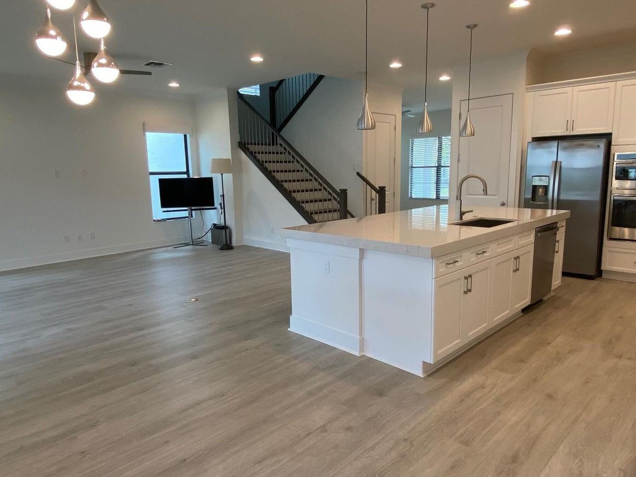 13616 Dumont Rd - Photo 2 of 14