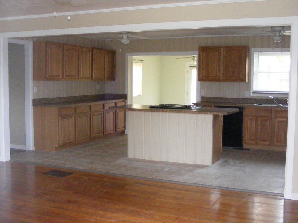 112 County Road 146 - Photo 2 of 7