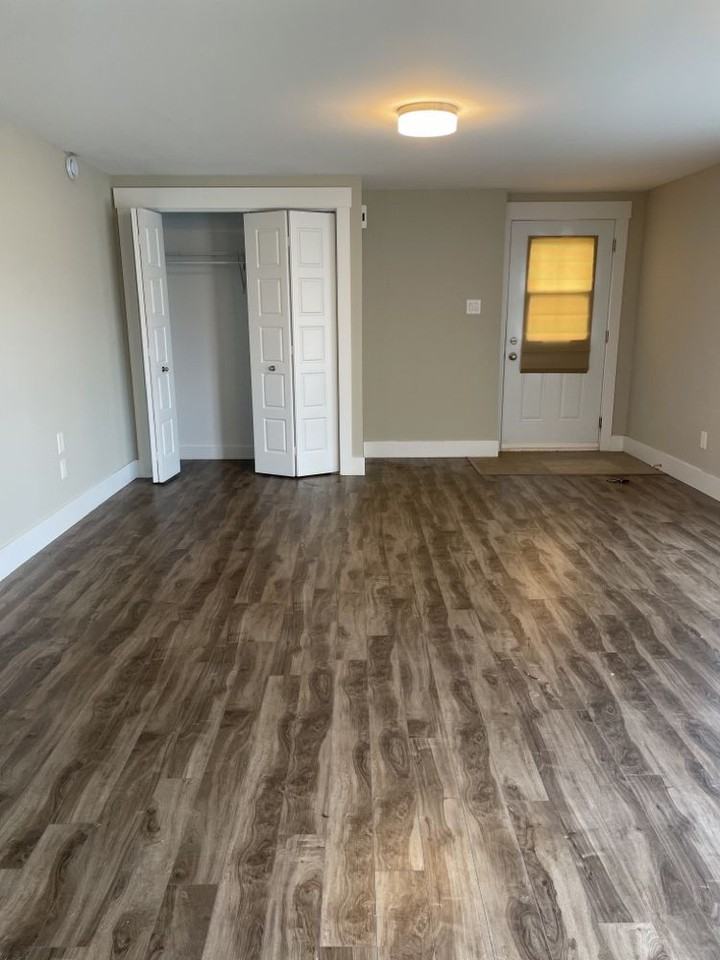 17 Clover St - Photo 3 of 7