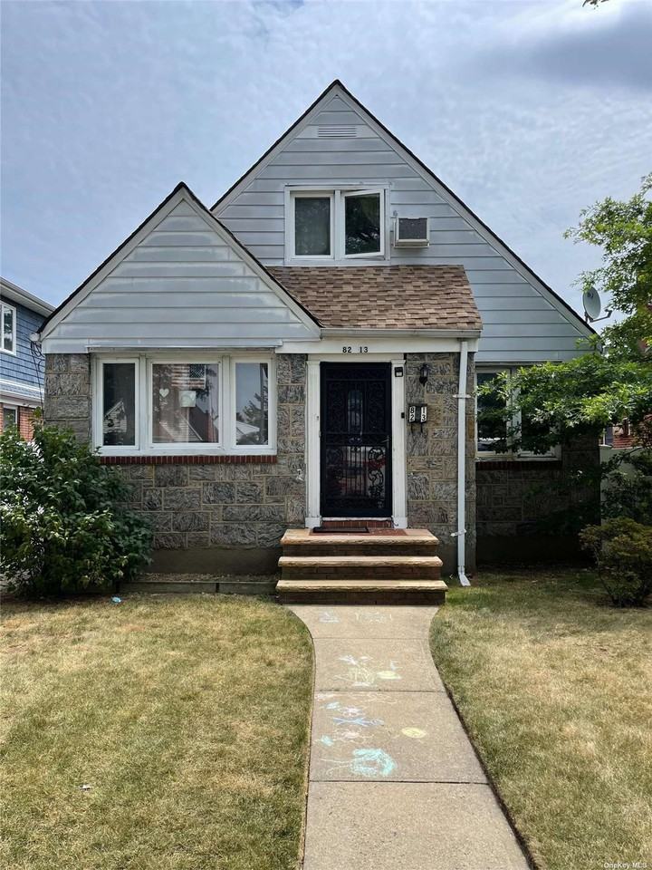 8213 258th St - Photo 2 of 2