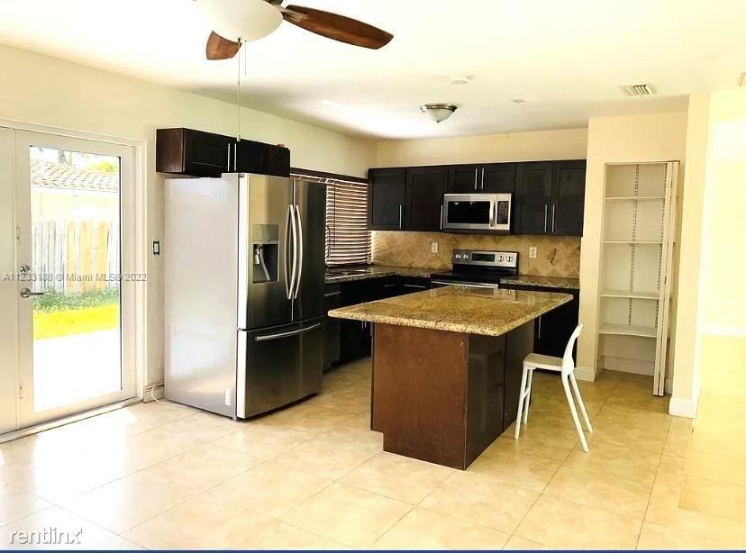 20655 Highland Lakes Blvd - Photo 2 of 9