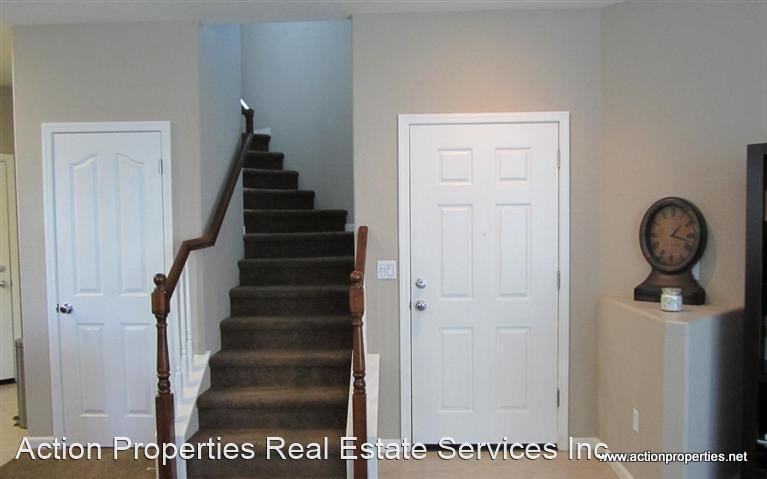 8996 Cortina Cir - Photo 3 of 11