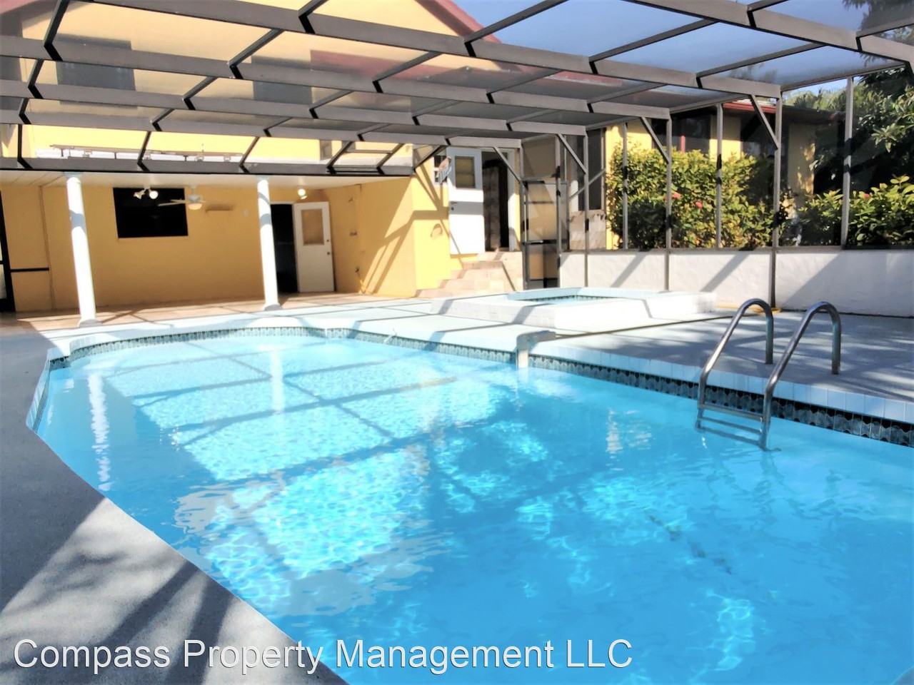 805 Laguna Dr - Photo 3 of 50