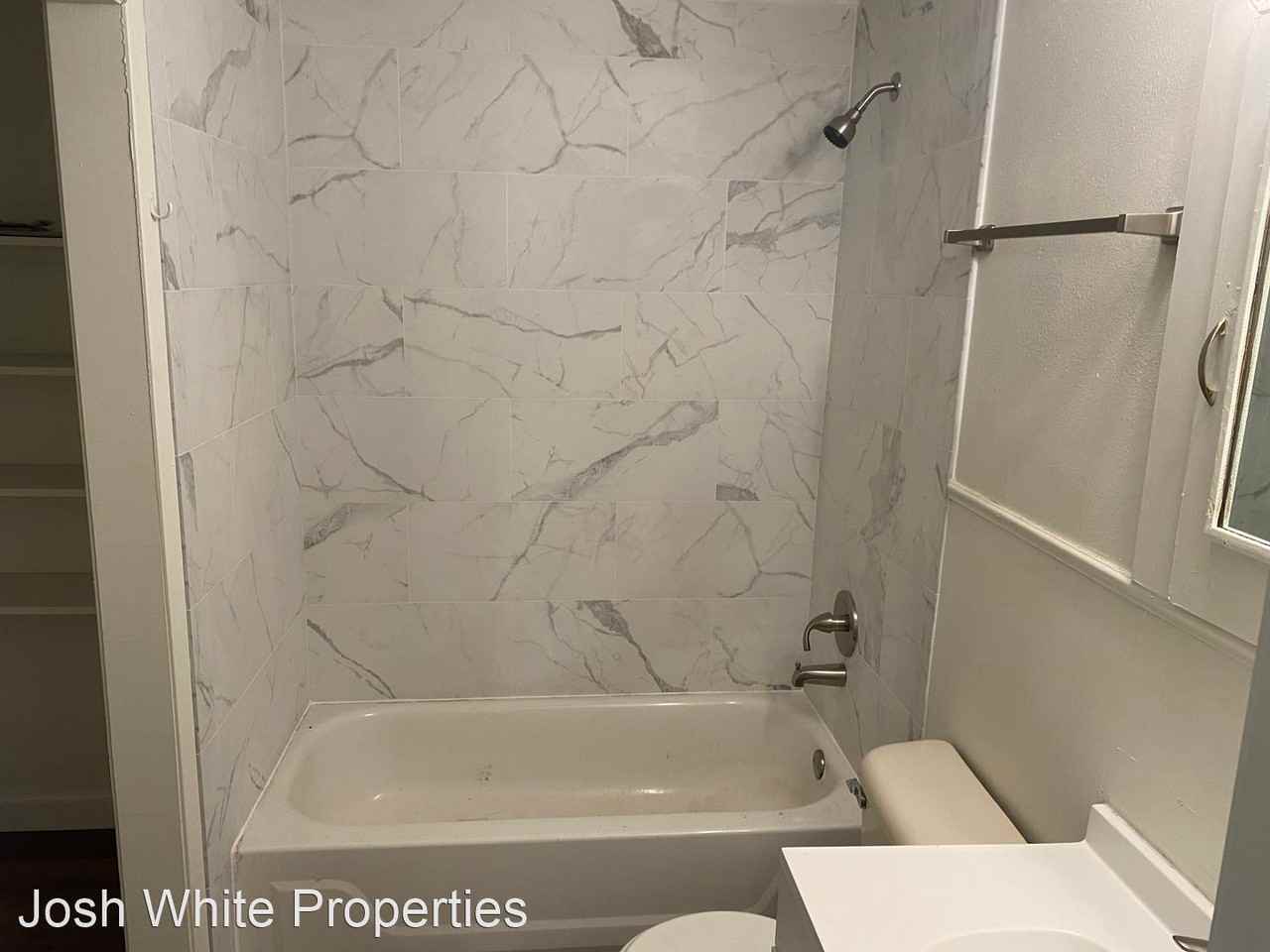 516 W Locust St - Photo 3 of 9