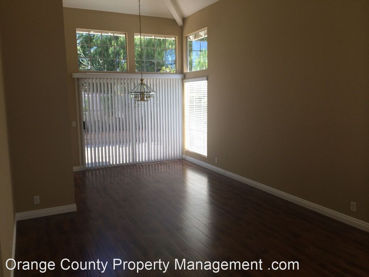 26312 Rosa St - Photo 2 of 23