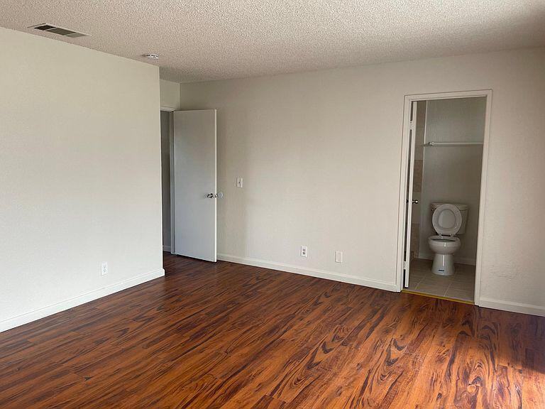 13692 Oakmont Dr - Photo 3 of 19