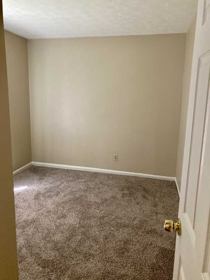 1340 Rhodes St - Photo 5 of 8