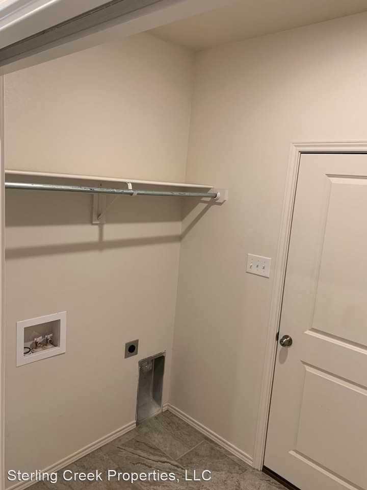 5630 Lehigh St - Photo 3 of 15