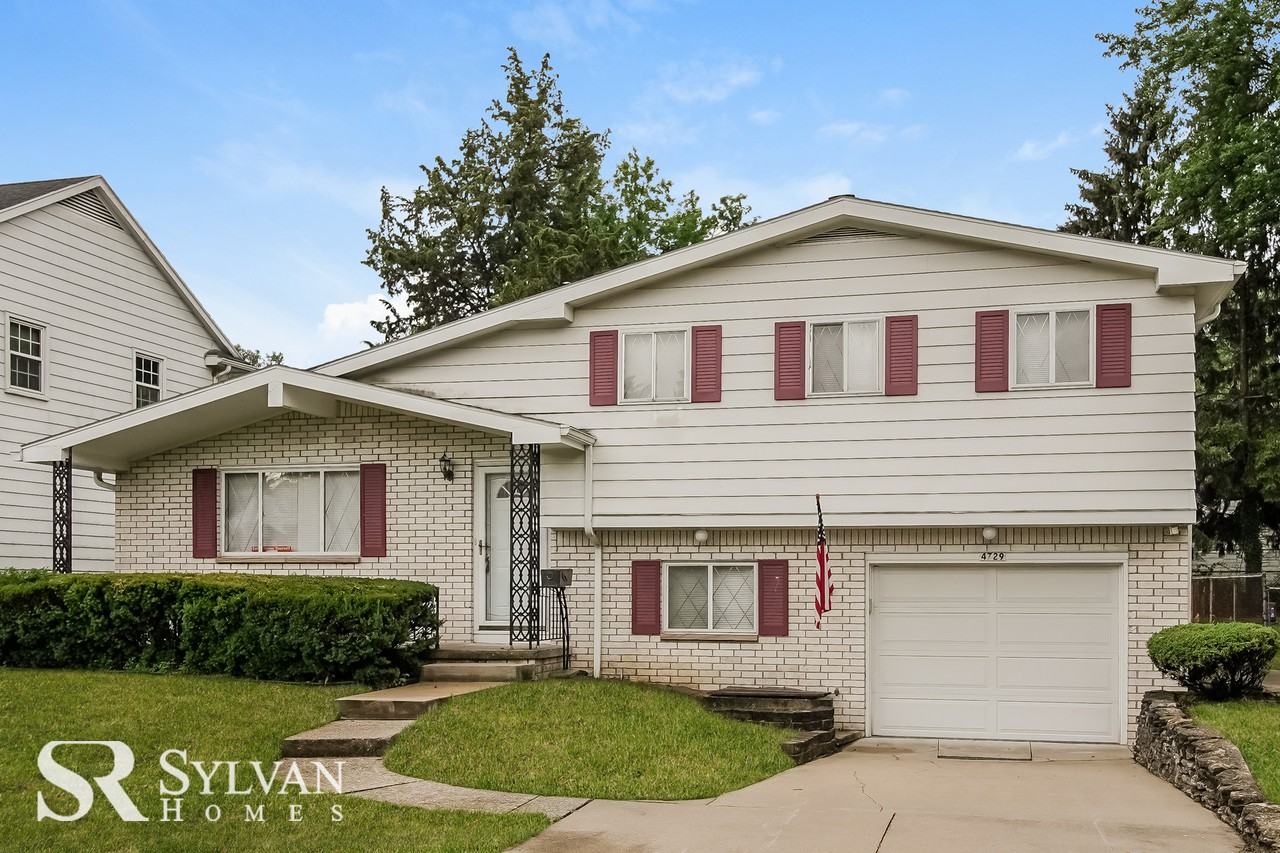 4729 Imperial Dr - Photo 2 of 12