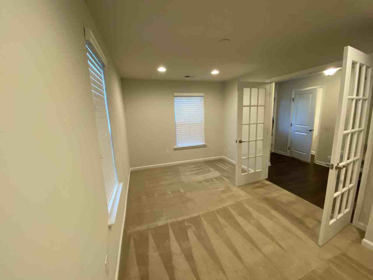 7500 Luminary Dr - Photo 3 of 11