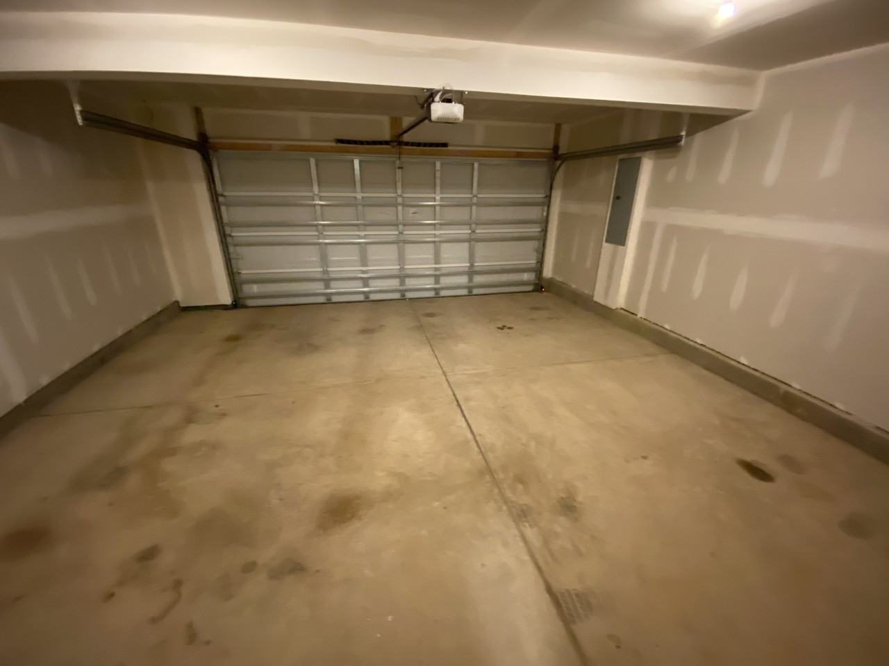 7500 Luminary Dr - Photo 4 of 11