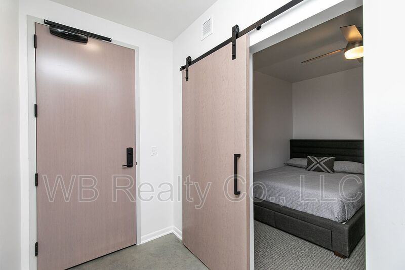 315 5th St #307 - Photo 3 of 29