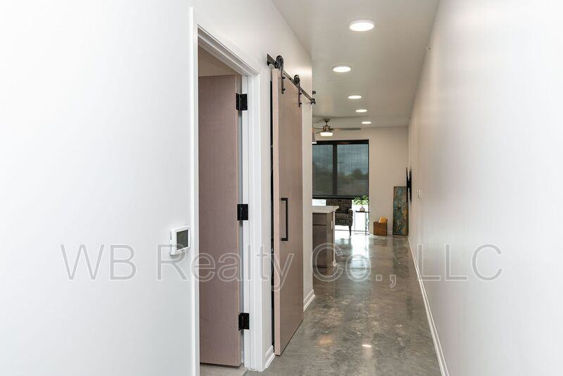 315 5th St #307 - Photo 6 of 29