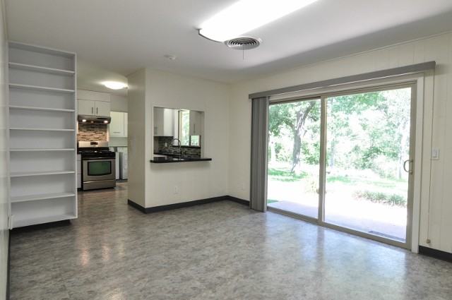 203 W Brookside Dr - Photo 3 of 20