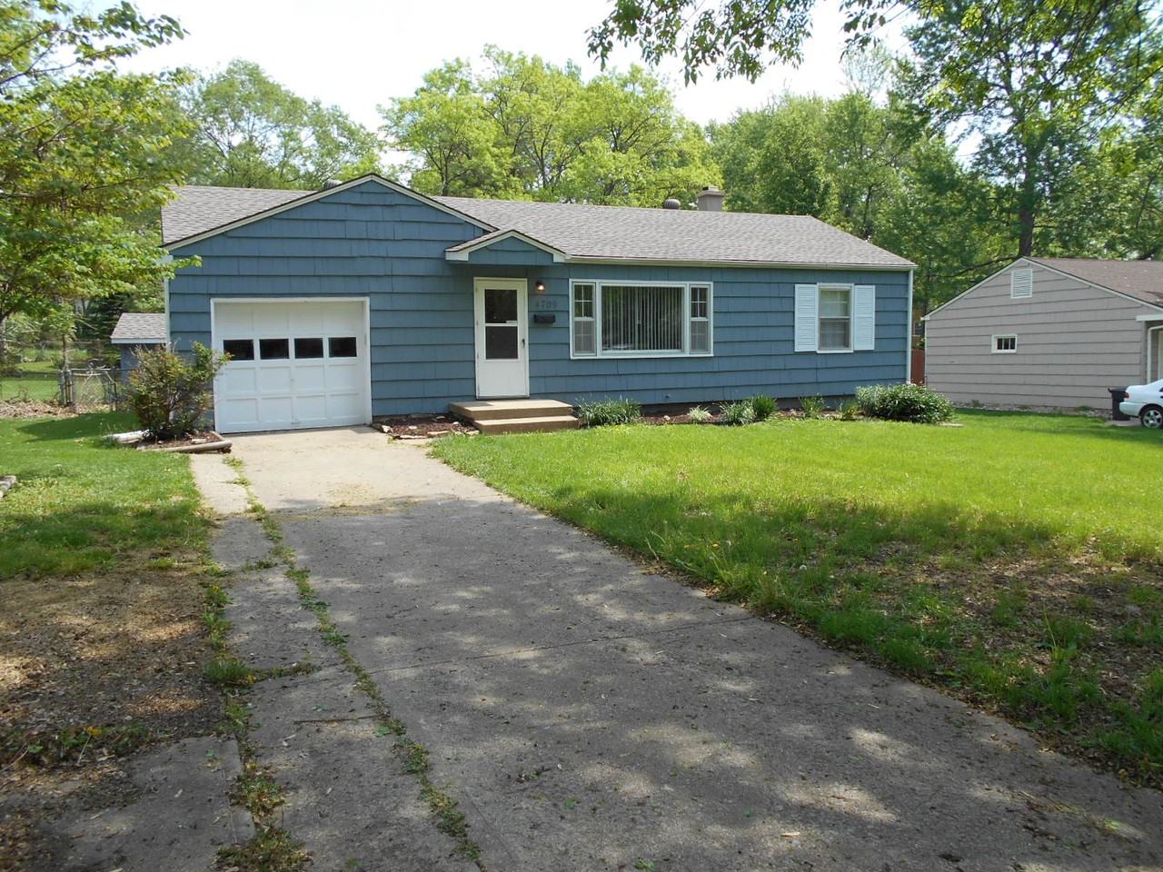 4709 S Crysler Dr - Photo 3 of 27