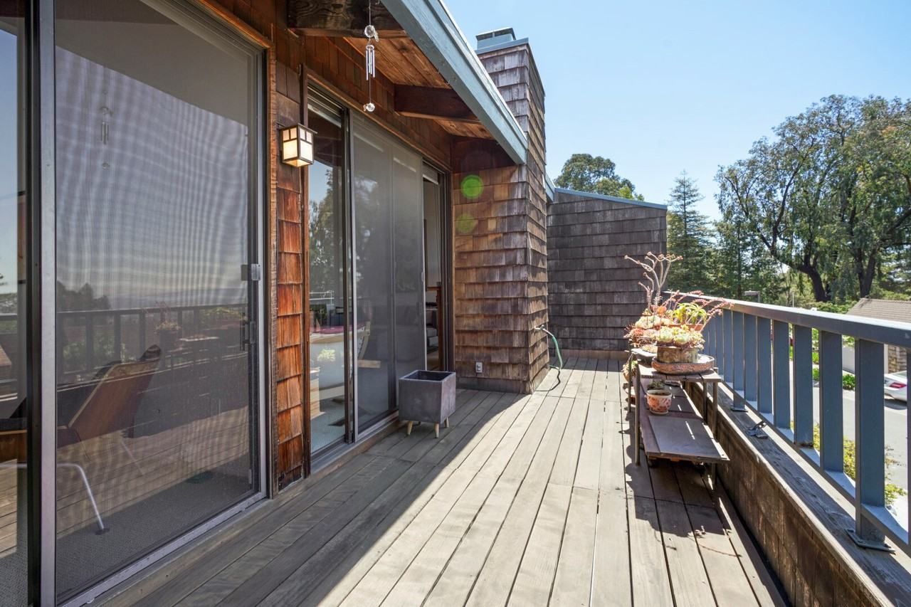 55 Sereno Cir - Photo 3 of 36