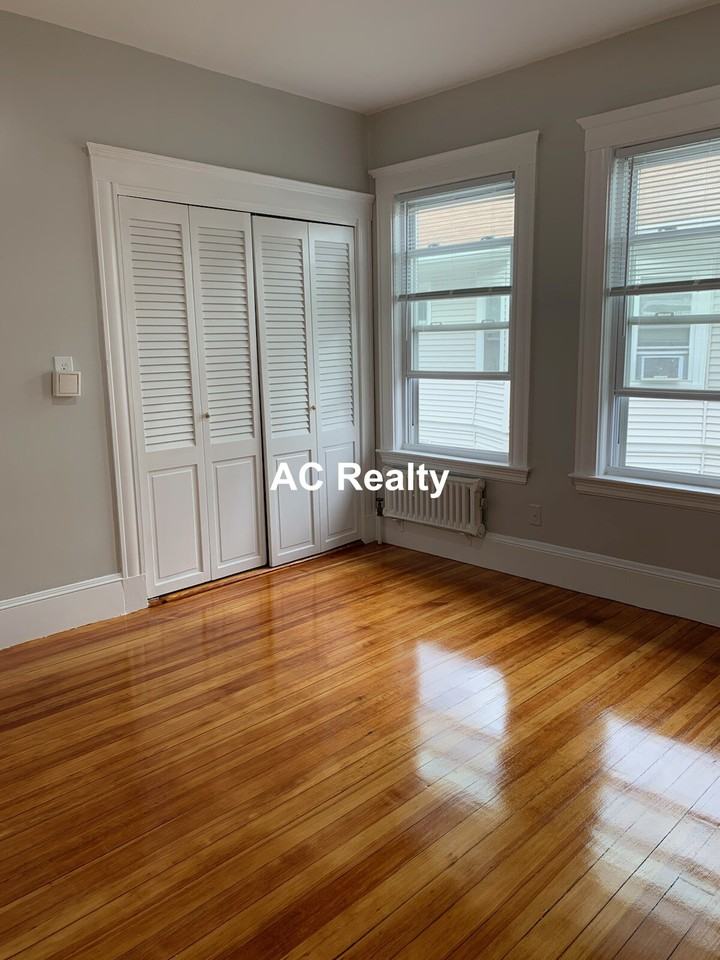 25 Bradbury Ave #2 - Photo 5 of 10