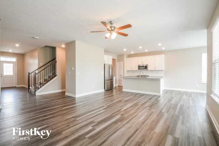 5170 Covington Ave - Photo 3 of 13