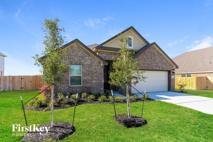 15018 Lake Shore Ave - Photo 2 of 15