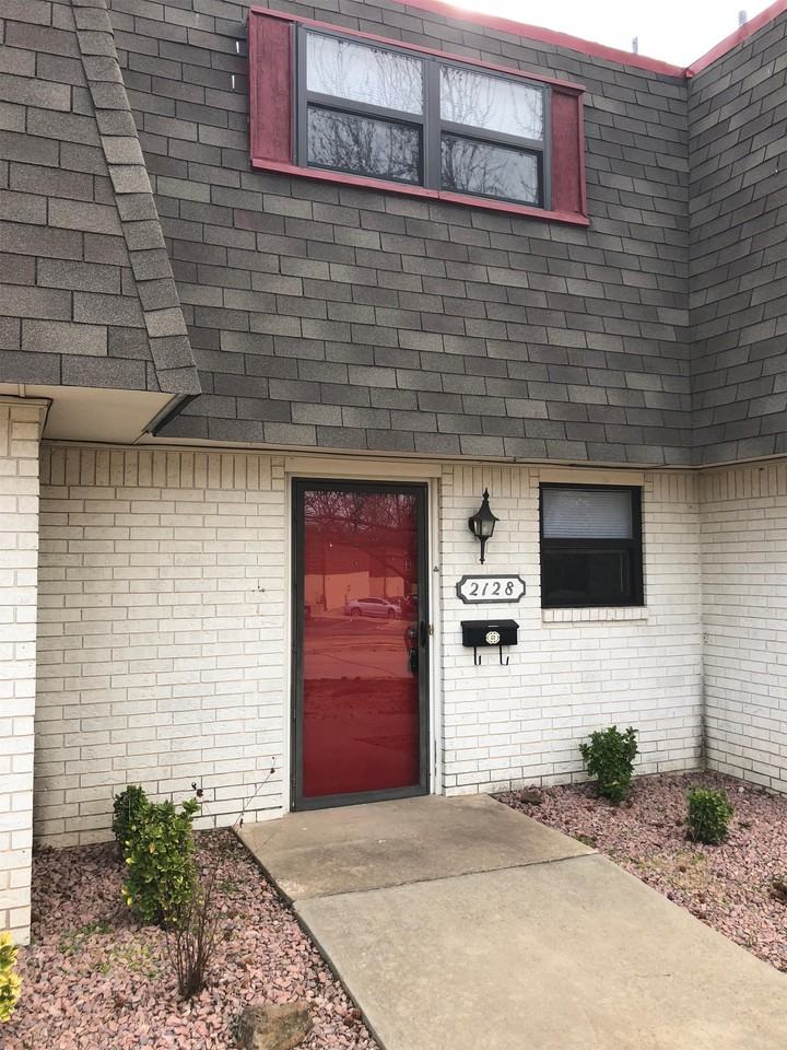 2128 Melrose Ct #1 - Photo 2 of 21