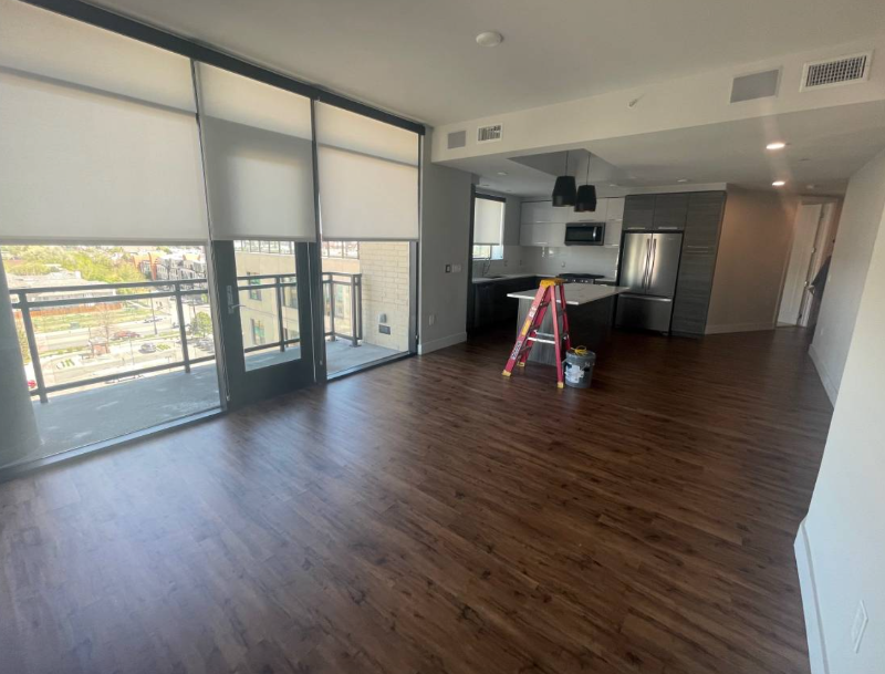 1045 N Lincoln St - Photo 3 of 27