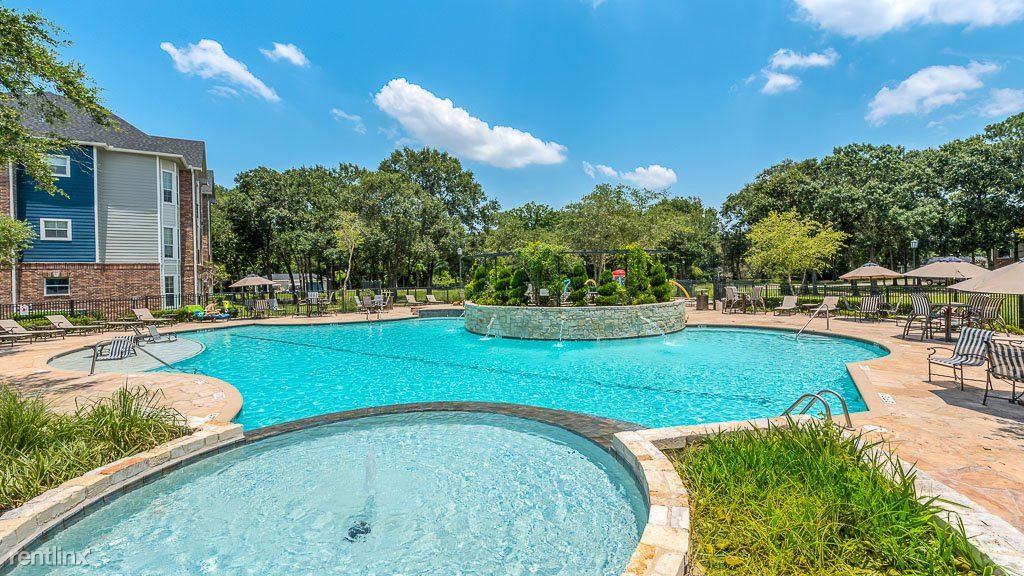 8456 - Photo 2 of 10