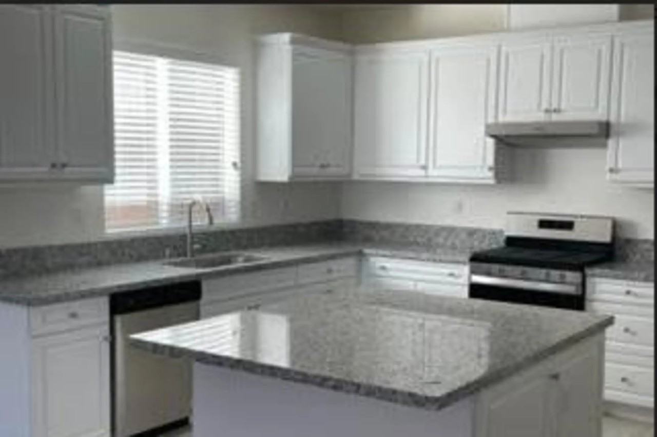 13758 Carver Ct - Photo 3 of 5