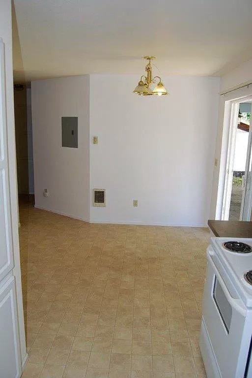 815 S 6th St - Photo 2 of 10