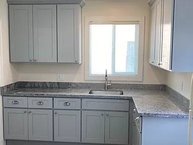1018 S 6th St - Photo 2 of 10
