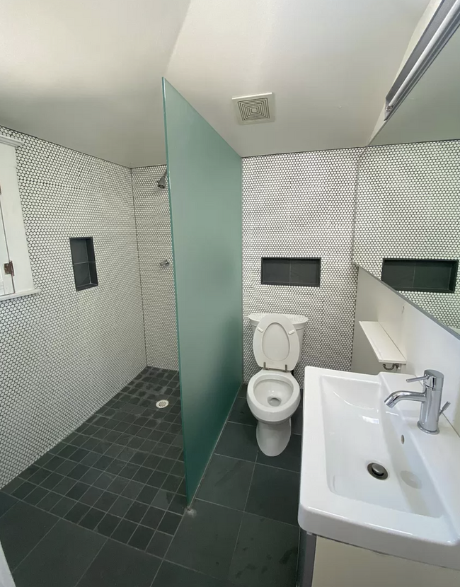 501 E Moreland St - Photo 3 of 13