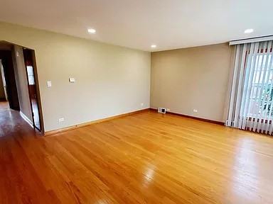 705 Oakton St - Photo 3 of 17
