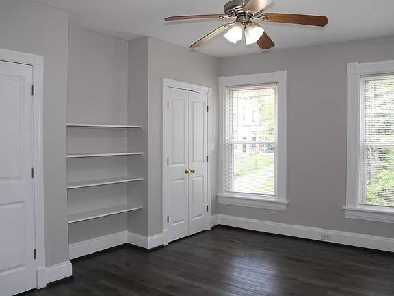 1841 Carll St - Photo 3 of 9