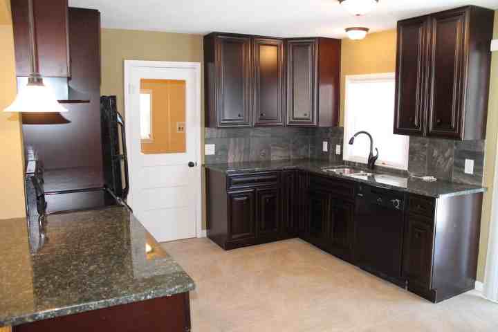 8822 N Campbell St - Photo 3 of 10