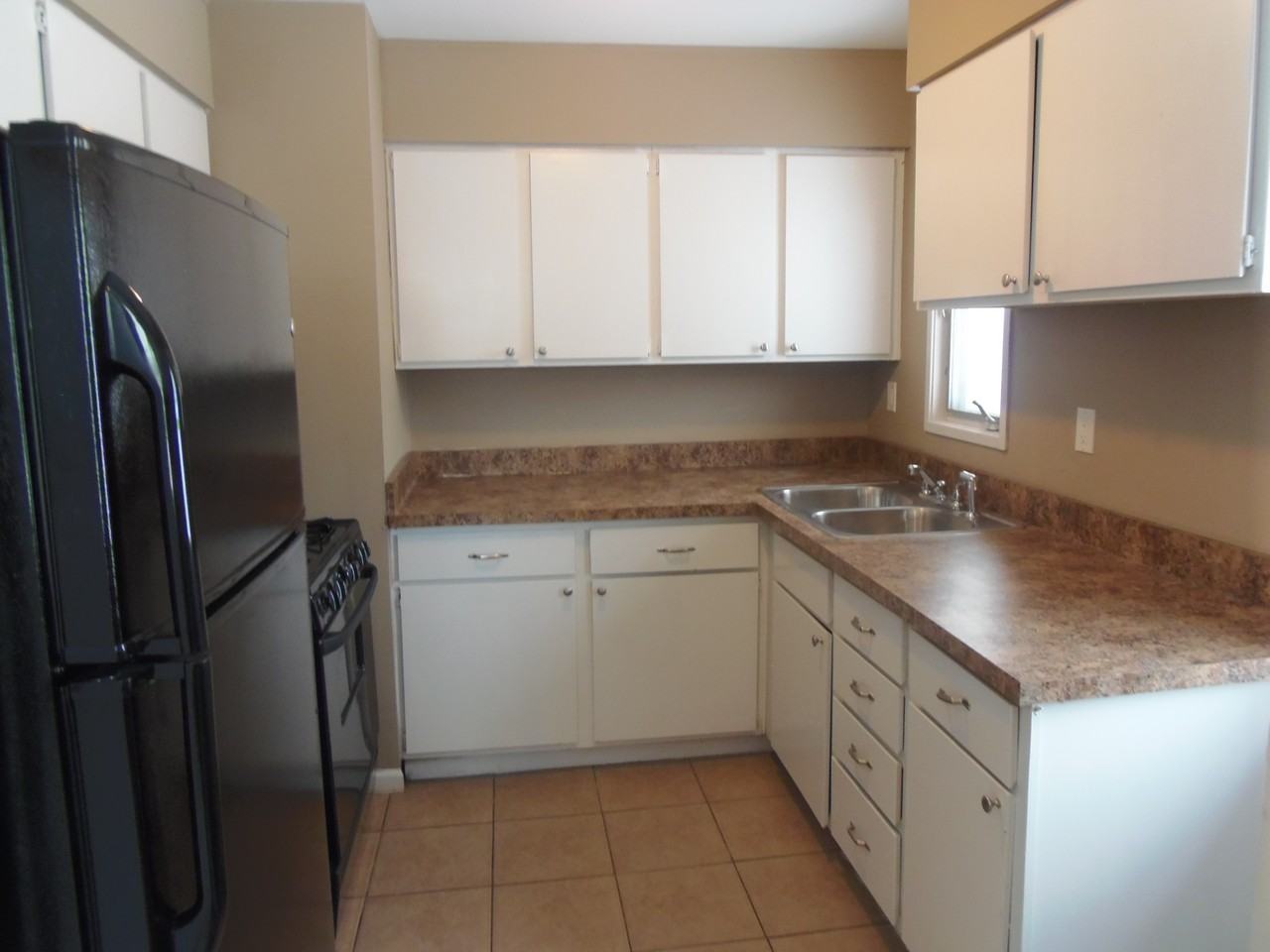 3301 Dornell Ave - Photo 3 of 11