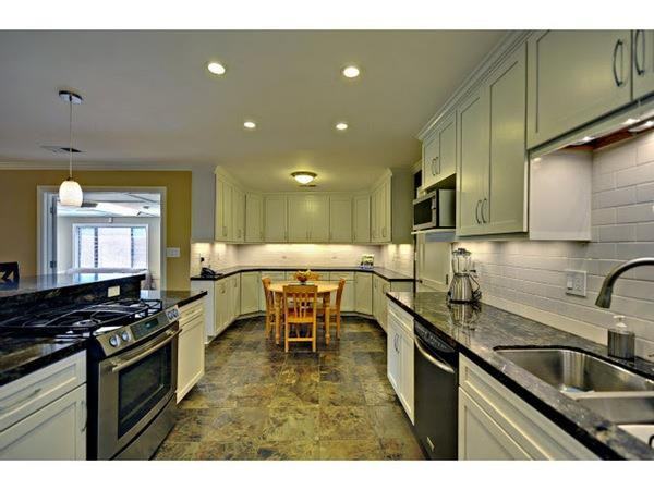 1816 Rosswood Dr - Photo 3 of 10