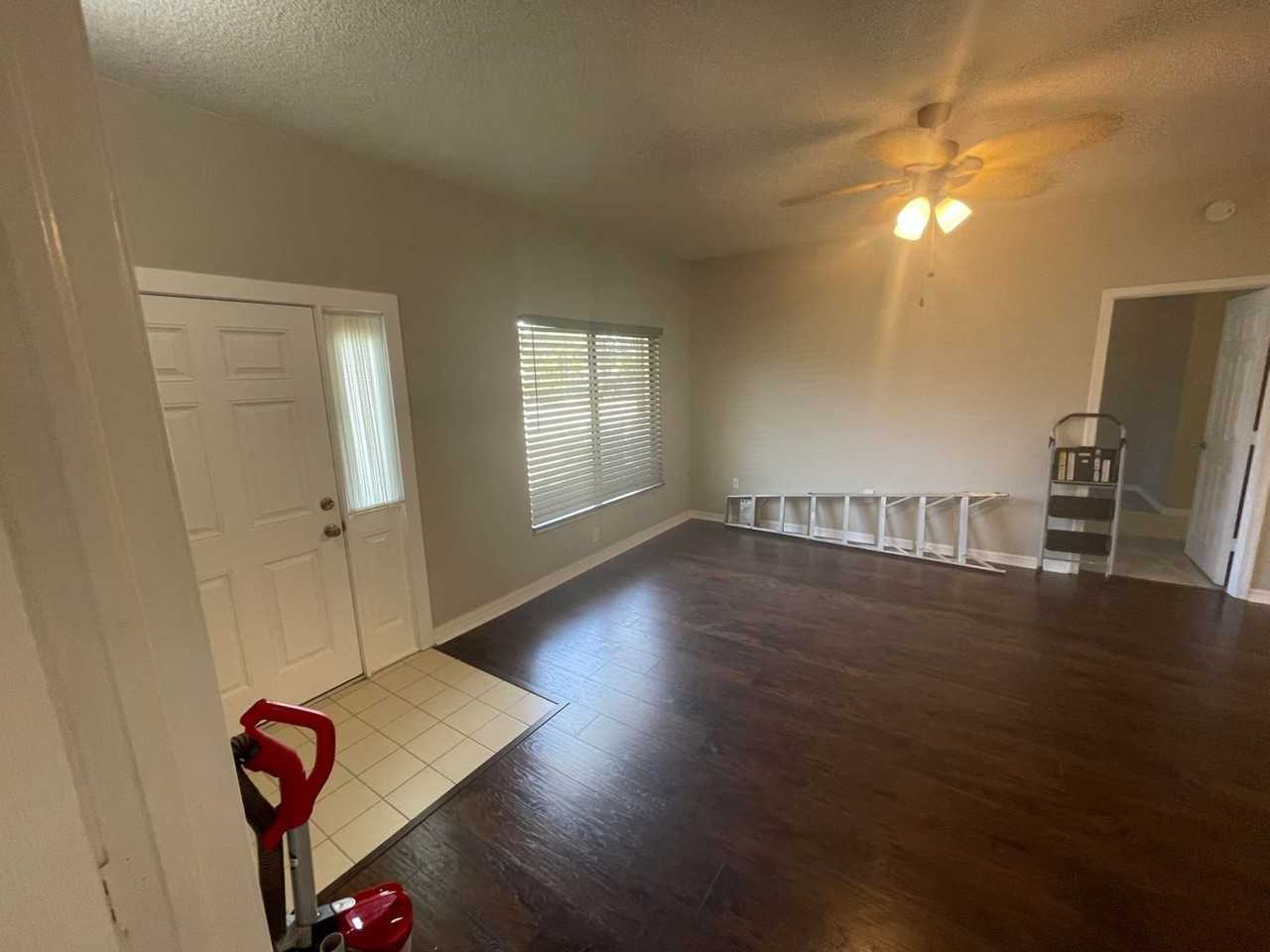 520 Bella Vista Court North #20 - Photo 3 of 4