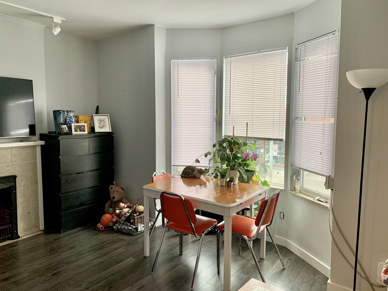 2241 Dundas St. W - Photo 3 of 7