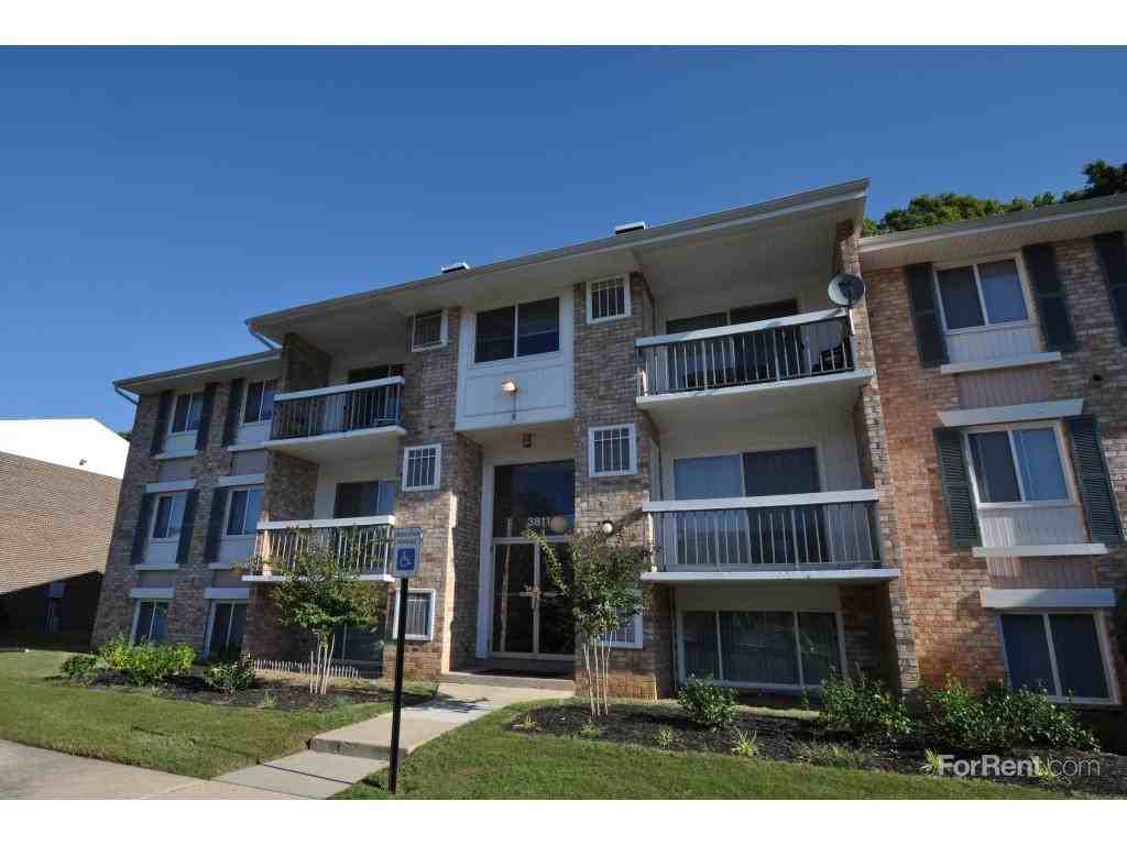 Carroll Park Apartments - Photo 2 of 6