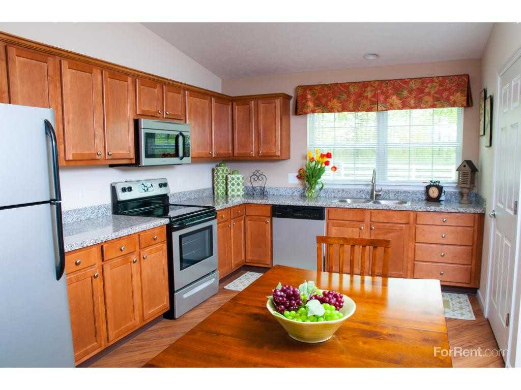 Wolcott Manor by Redwood - Photo 2 of 3