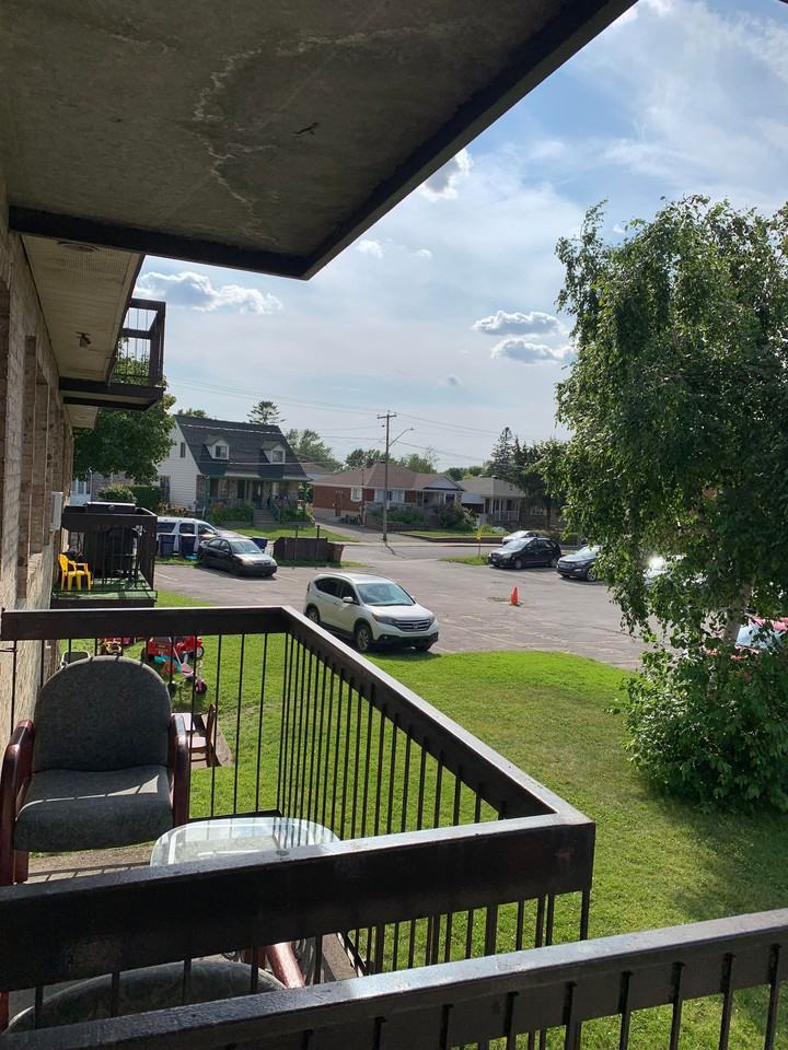 4185 Boulevard Saint-Martin Laval - Photo 3 of 16