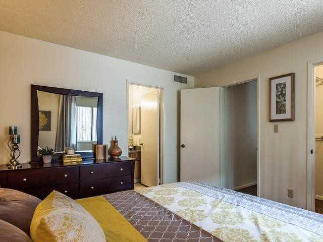 2020 E Broadway Rd - Photo 4 of 14