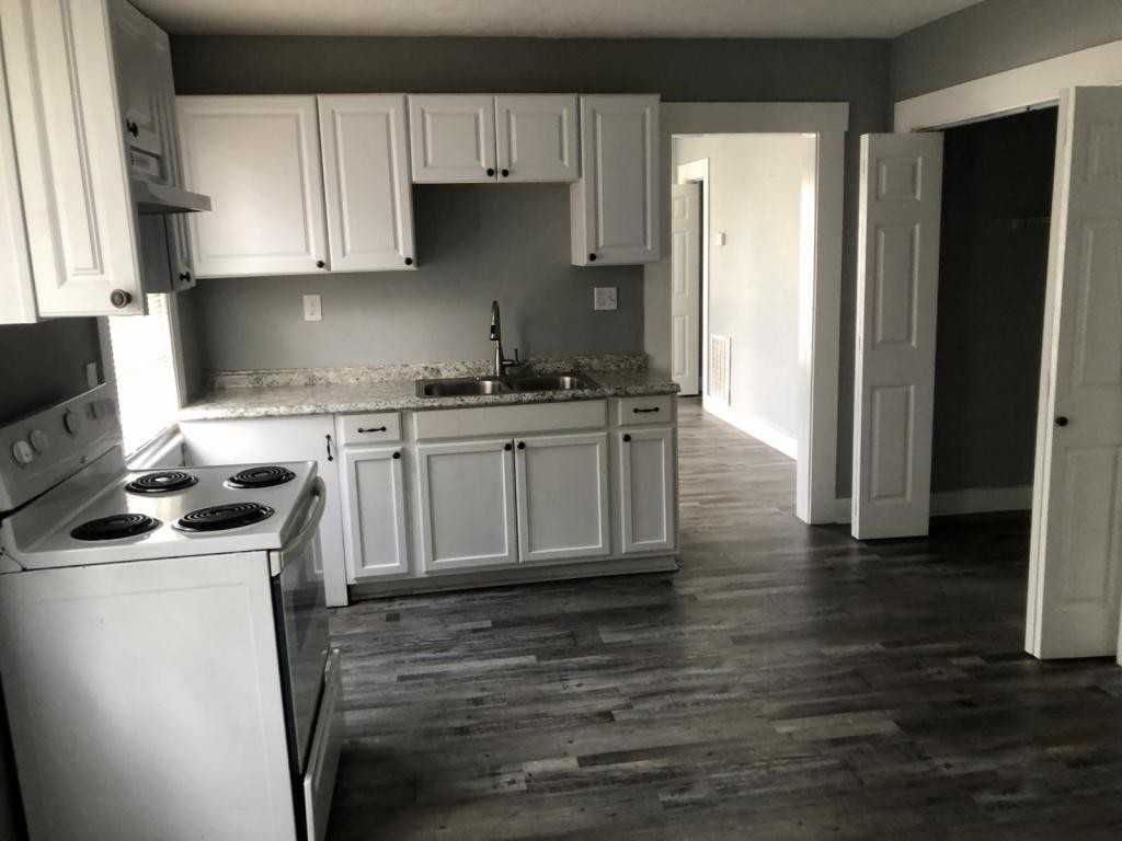 1041 15th St - Photo 6 of 9