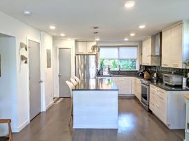 5915 Fauntleroy Way SW Unit A  