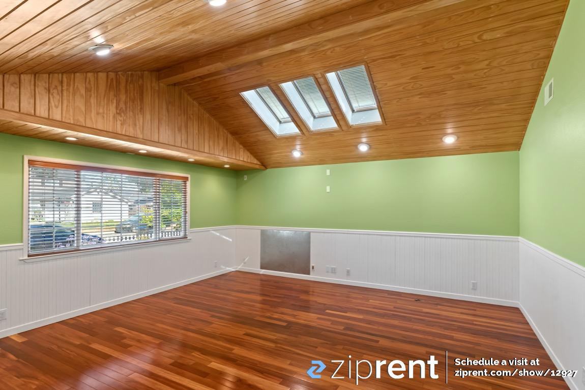 5674 Waltrip Ln - Photo 2 of 10