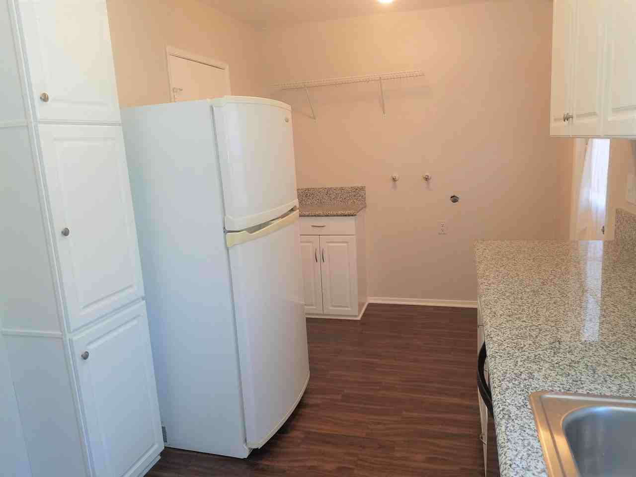 4536 Beverly Glen Dr - Photo 3 of 10