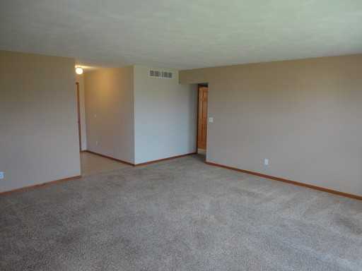 15542 Stonecrest Rd - Photo 2 of 16